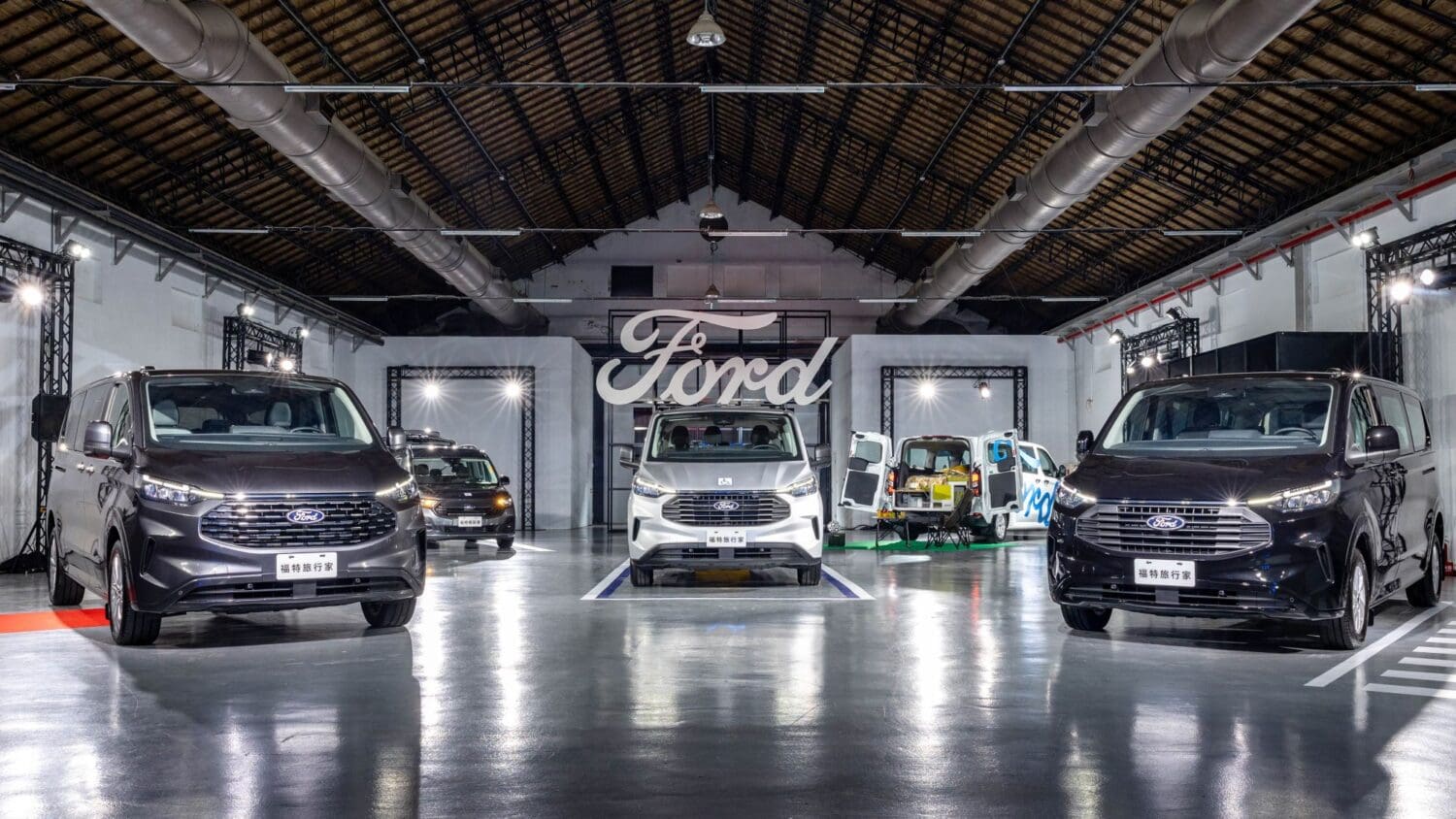 大改款Ford Tourneo Custom多款齊發　商務福祉露營多方滿足